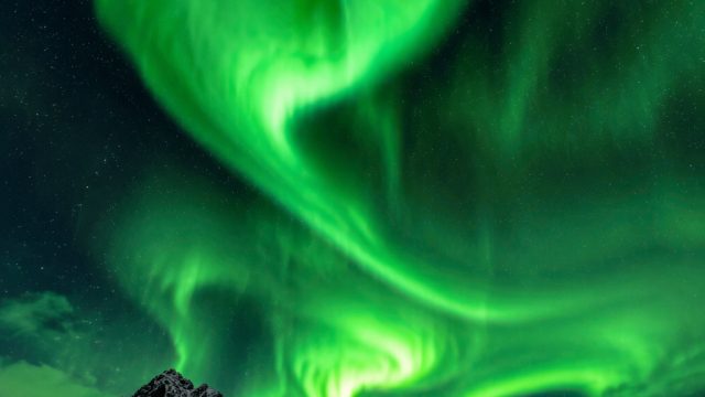 Breathtaking Neon Green Auroras: A Stunning Visual Experience | budaya slot login, status fb lagi galau, qiu qiu online pkv