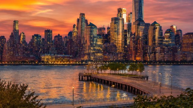 Captivating Urban Landscapes: Stunning City Wallpapers for Your Screens