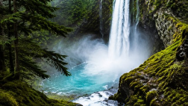Experience the Serenity of Nature with Stunning Waterfall Wallpapers