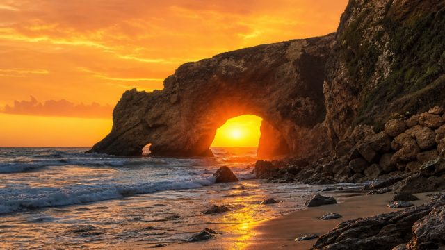 Captivating Landscapes: Transform Your Screen with Vibrant Wallpapers