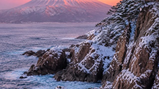 The Serene Beauty of Japan's Winter Coastlines | microgaming 88, m luxury777, teknik teknik dasar sepak bola, world cup all time top scorers, beautiful, scenery, pictures