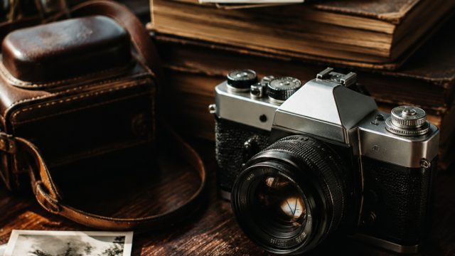 Reflections on the Past: Vintage Photography in Modern Wallpaper Design | streaming mbc gayo daejun 
